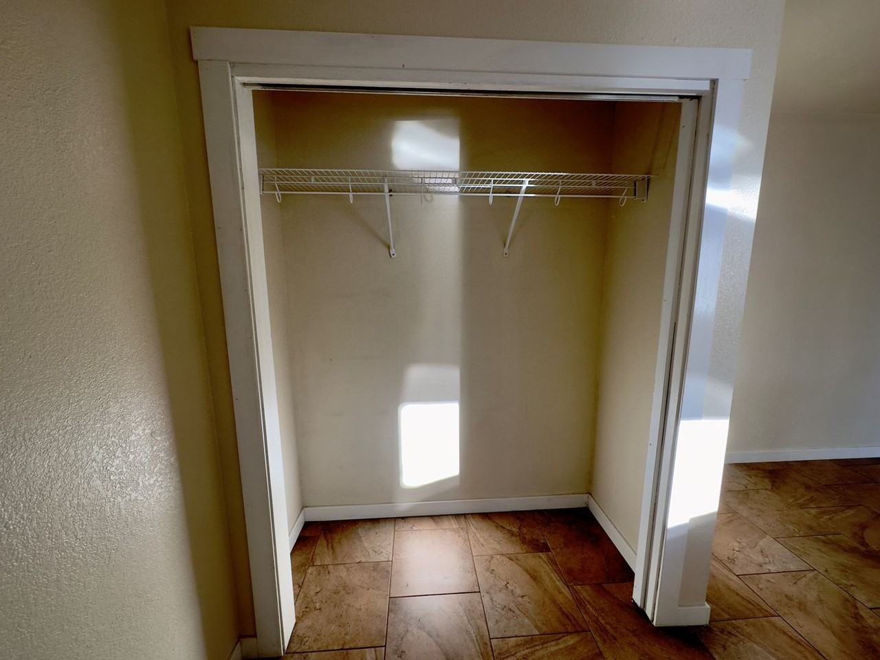 1205 S Blaine Ave #9 - Photo 5 of 6