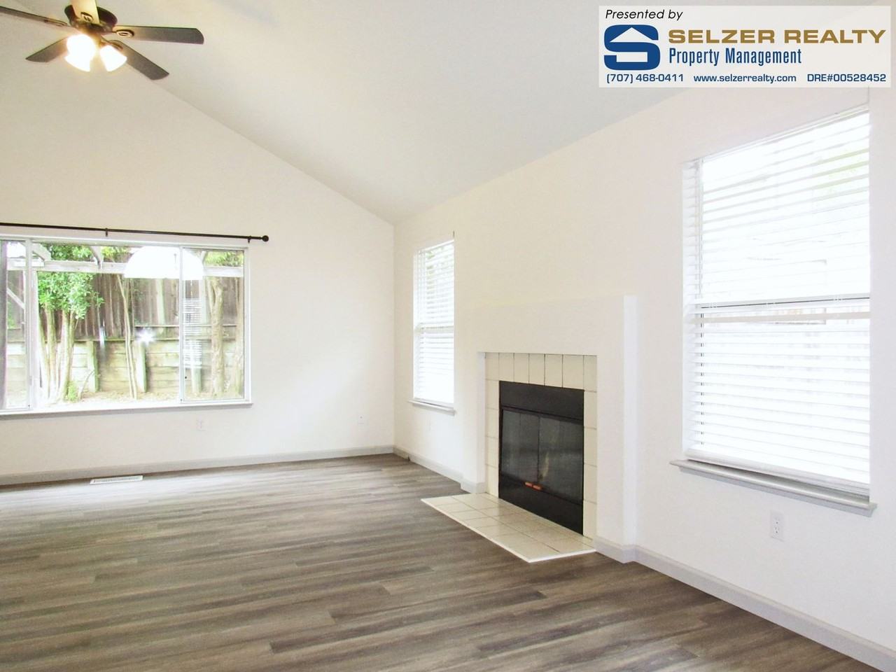 1050 Crystal Bay Ct - Photo 2 of 20