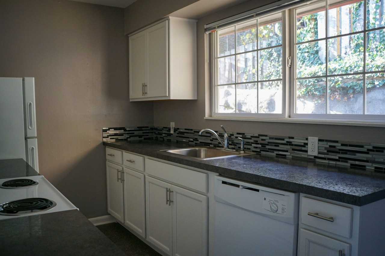5025 S Corbett Ave #15 - Photo 7 of 20