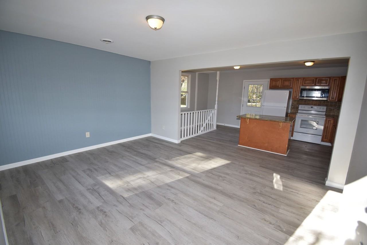 1421 1421 Richmond Place - Photo 5 of 28