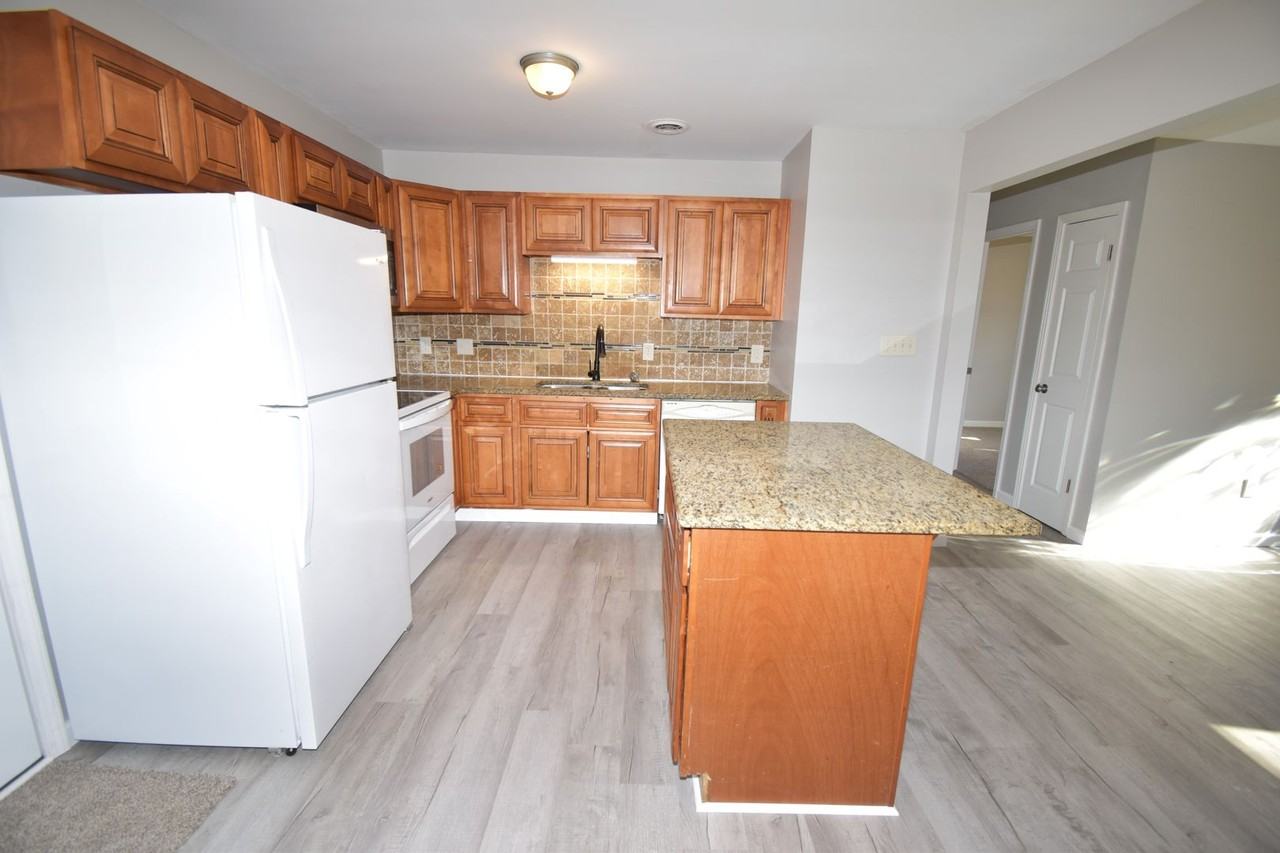 1421 1421 Richmond Place - Photo 7 of 28