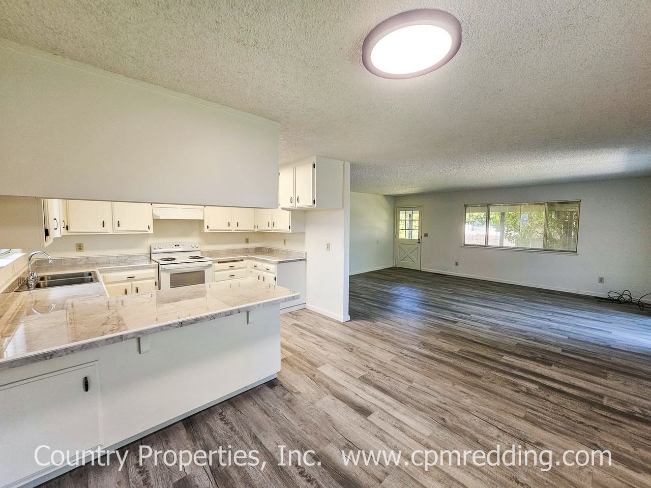 1330 Riviera Dr - Photo 3 of 19