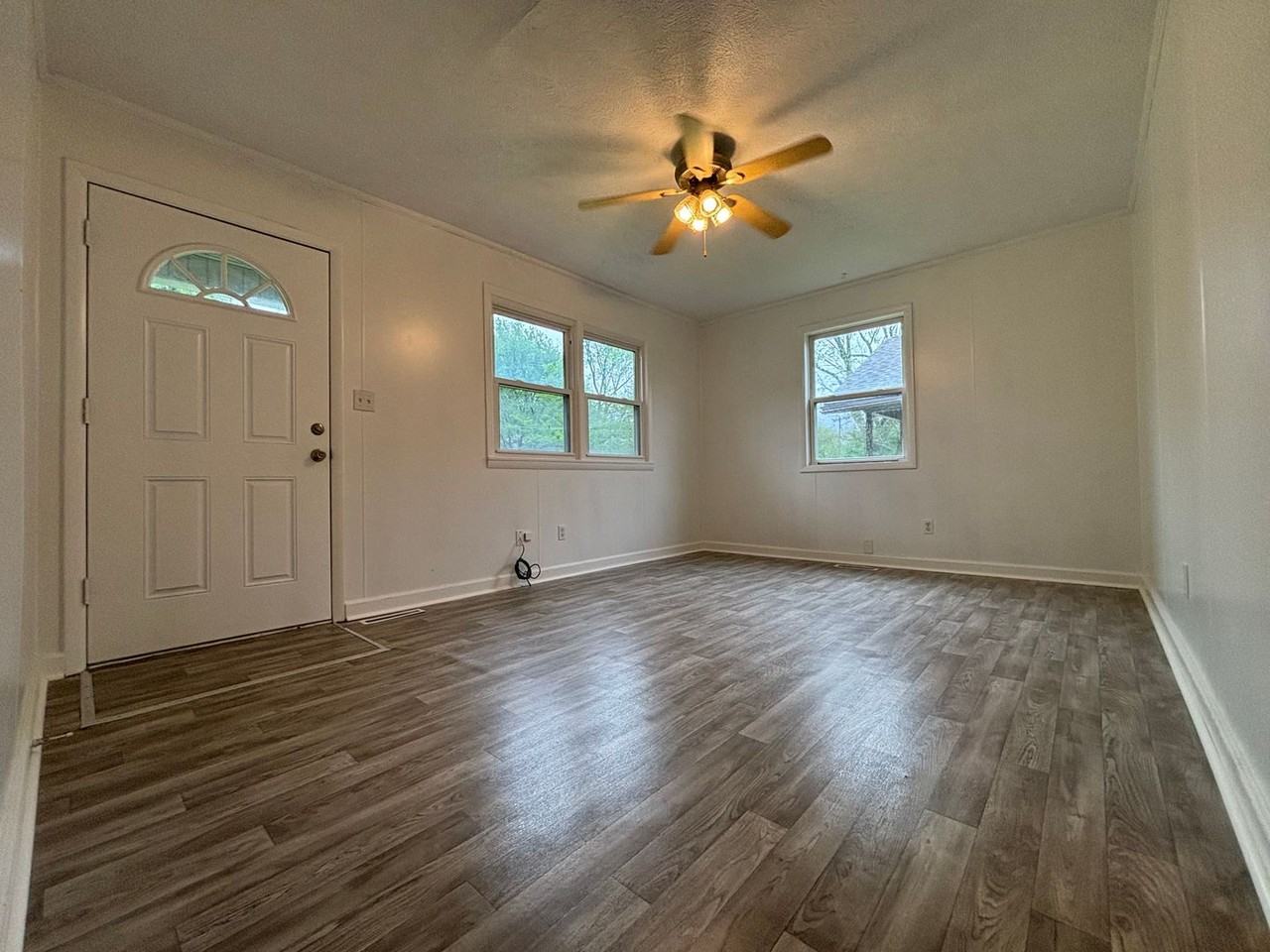 631 N Brown Ave - Photo 3 of 13