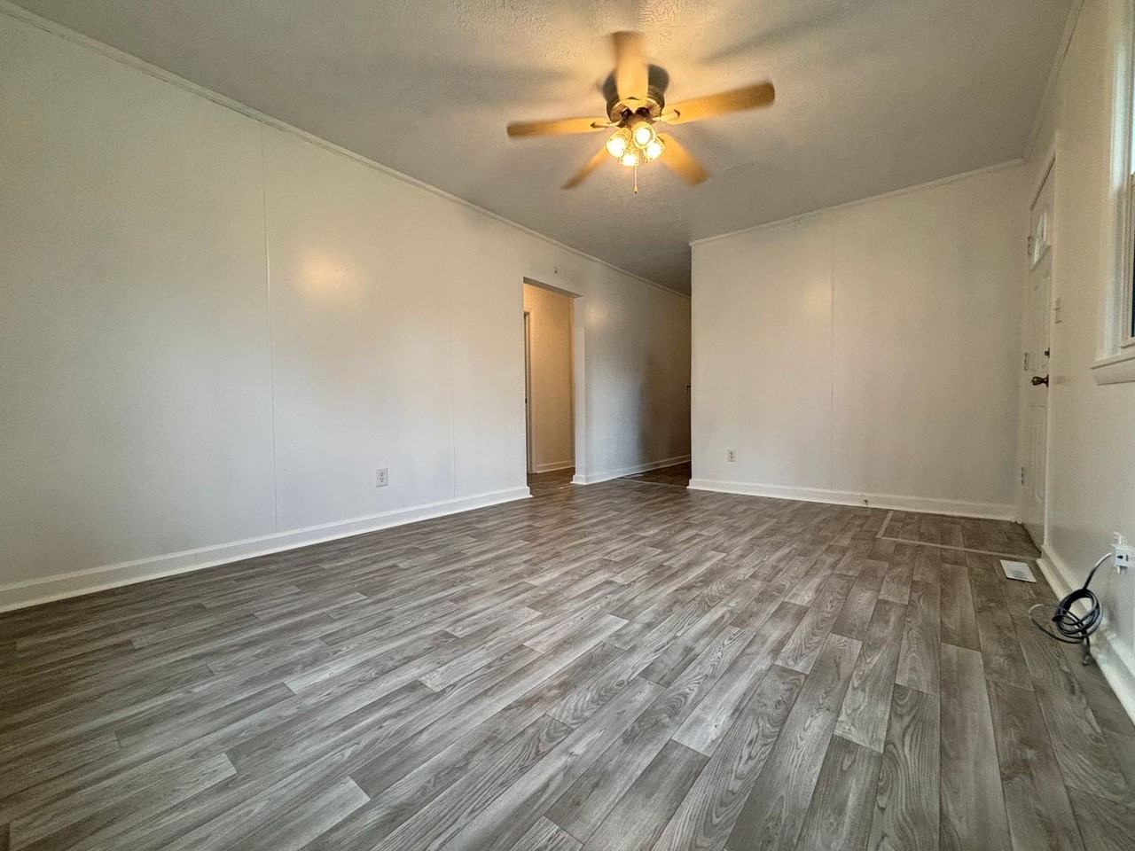 631 N Brown Ave - Photo 4 of 13