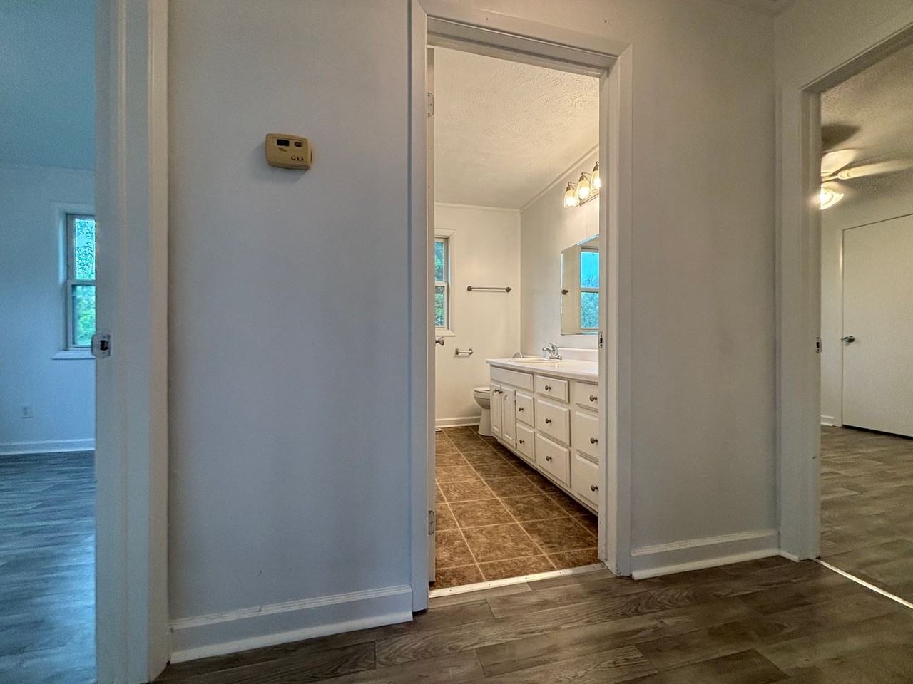 631 N Brown Ave - Photo 5 of 13