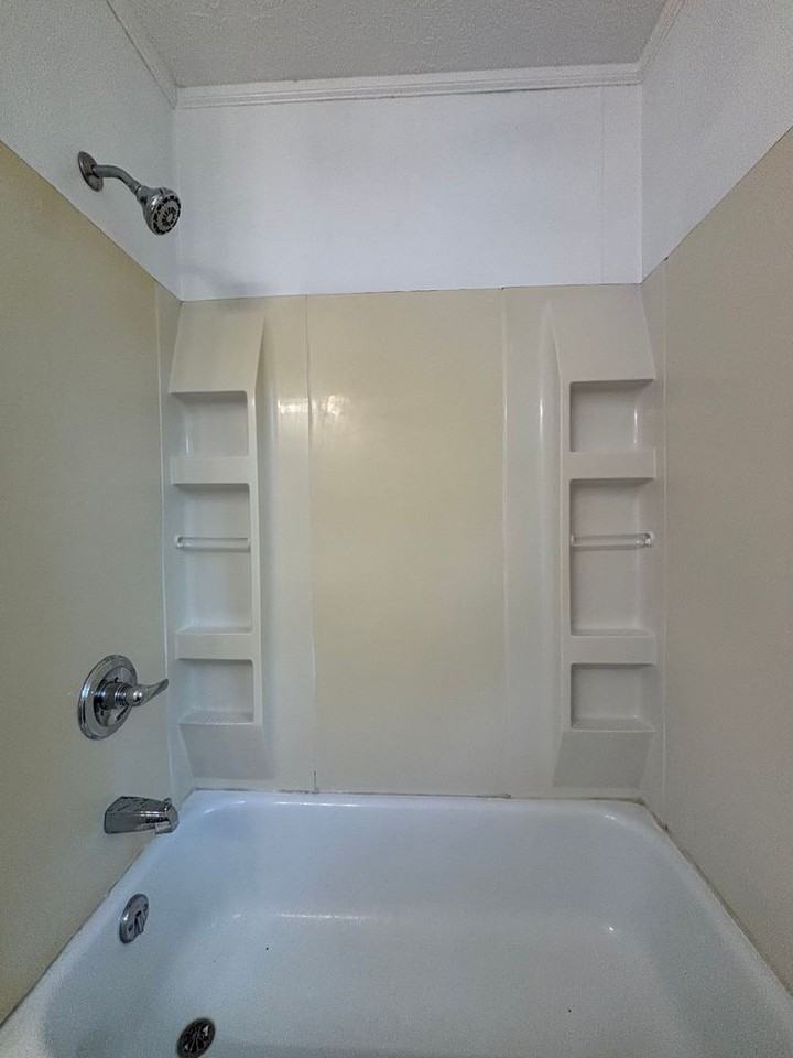 631 N Brown Ave - Photo 7 of 13