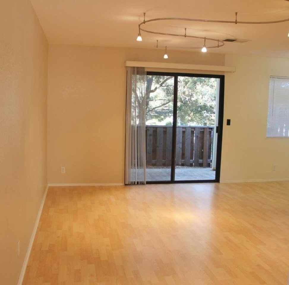 900 Cambridge Dr #165 - Photo 2 of 6