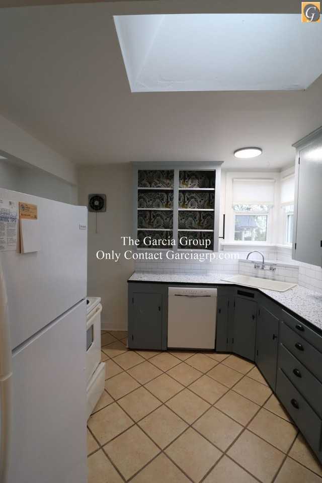 1731 N Skidmore St - Photo 3 of 27