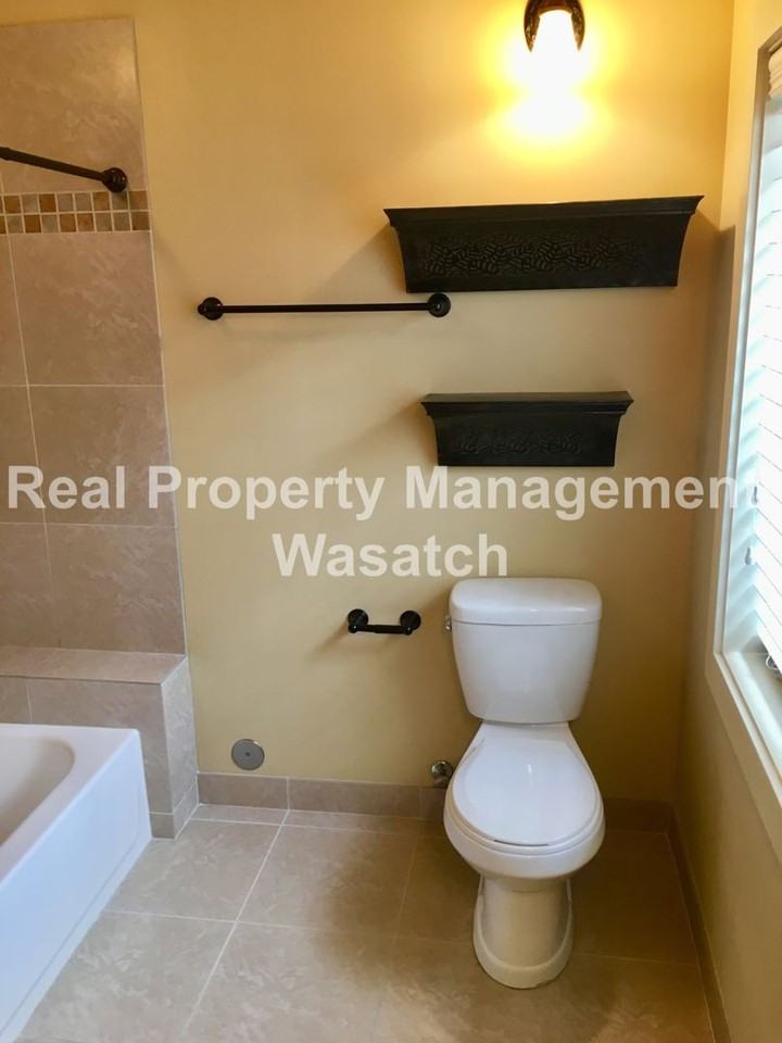 1327 E Urbandale Ln - Photo 2 of 48