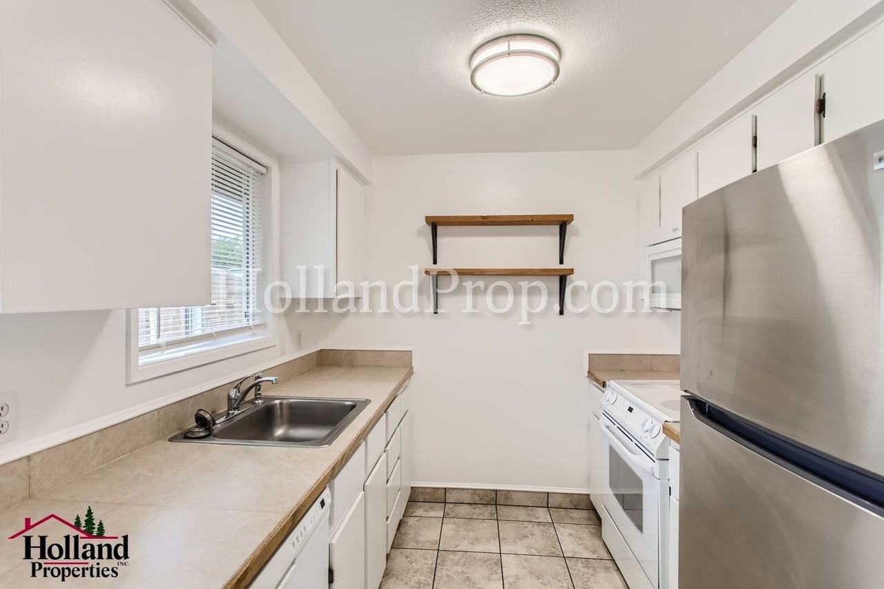 127 125/127 Sw Edgefield Ct #127 - Photo 5 of 10