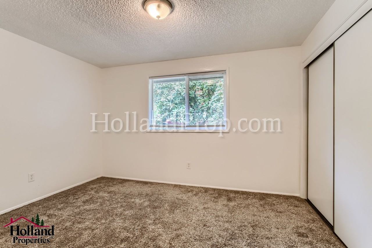 127 125/127 Sw Edgefield Ct #127 - Photo 6 of 10
