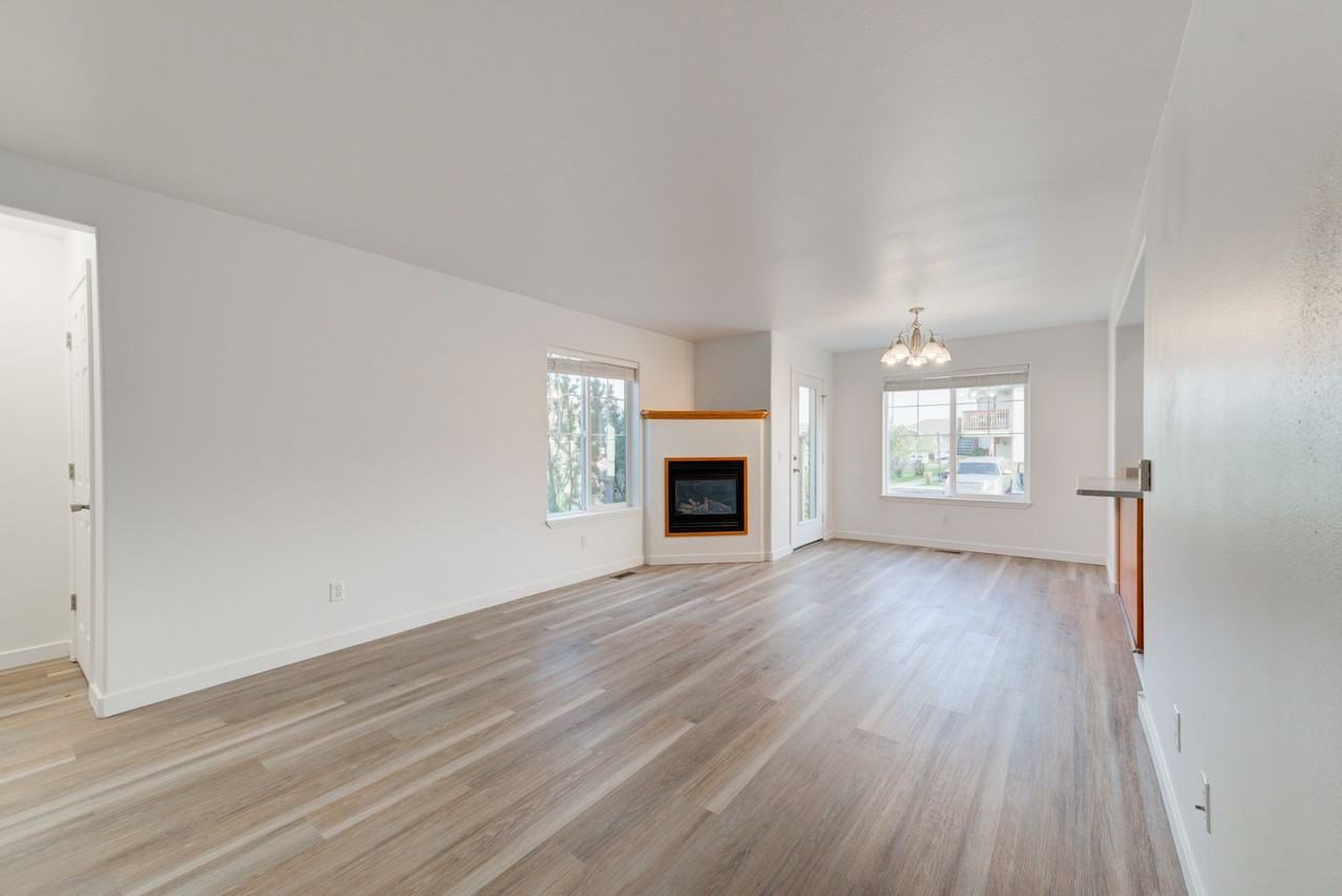 1094 Longbow Ln #D - Photo 2 of 26