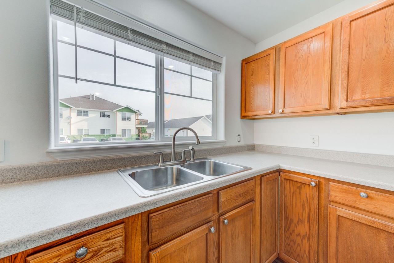 1094 Longbow Ln #D - Photo 5 of 26
