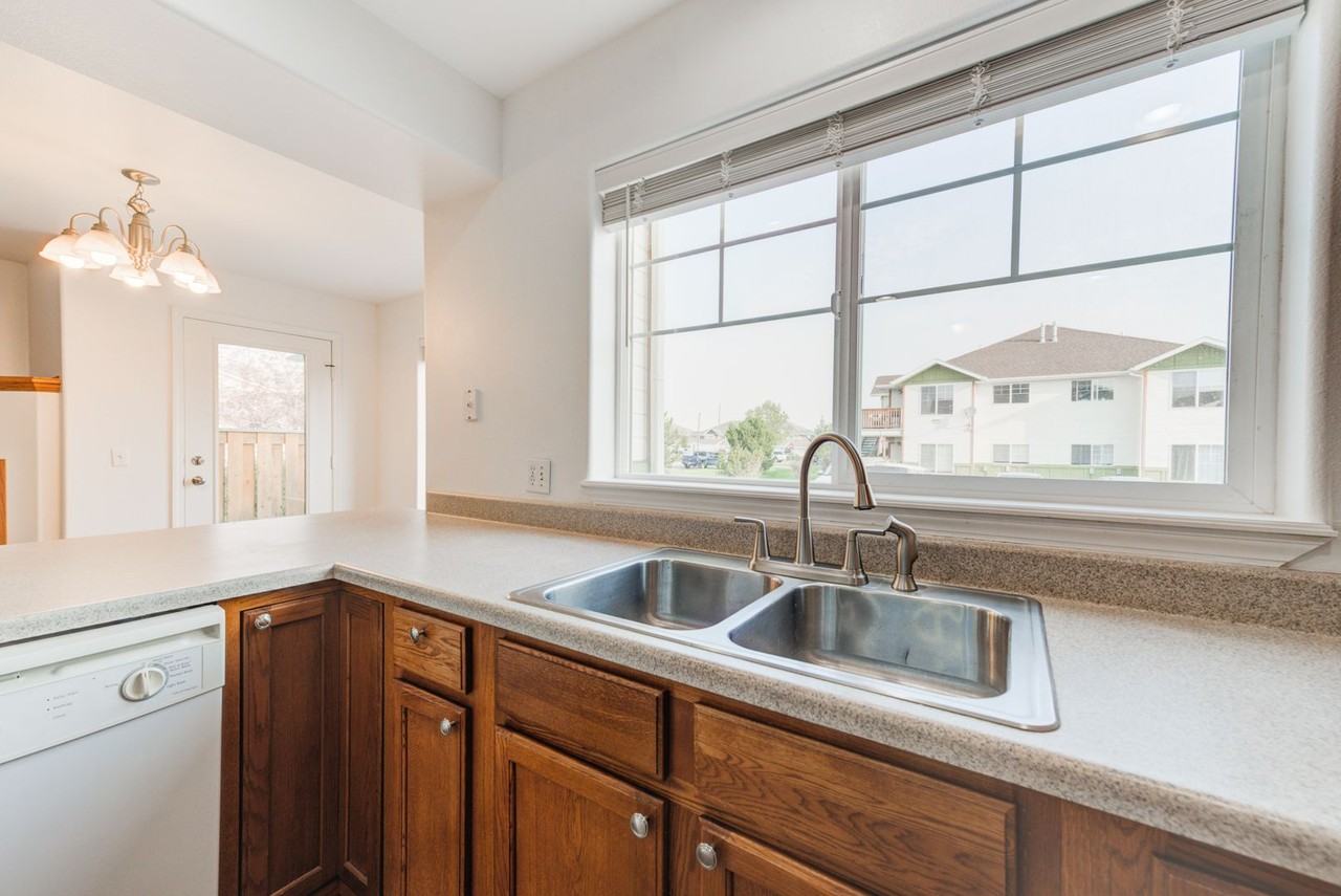 1094 Longbow Ln #D - Photo 6 of 26