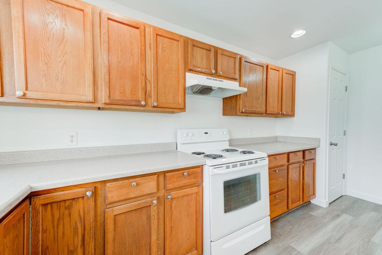 1094 Longbow Ln #D - Photo 7 of 26