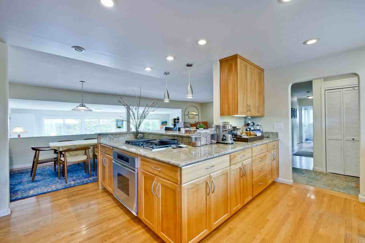 3737 Middlefield Rd - Photo 3 of 32