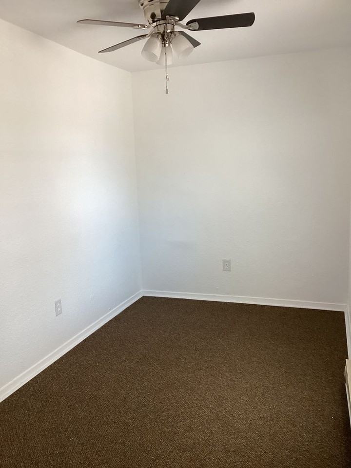 1020 W 3rd St #A - Photo 3 of 13