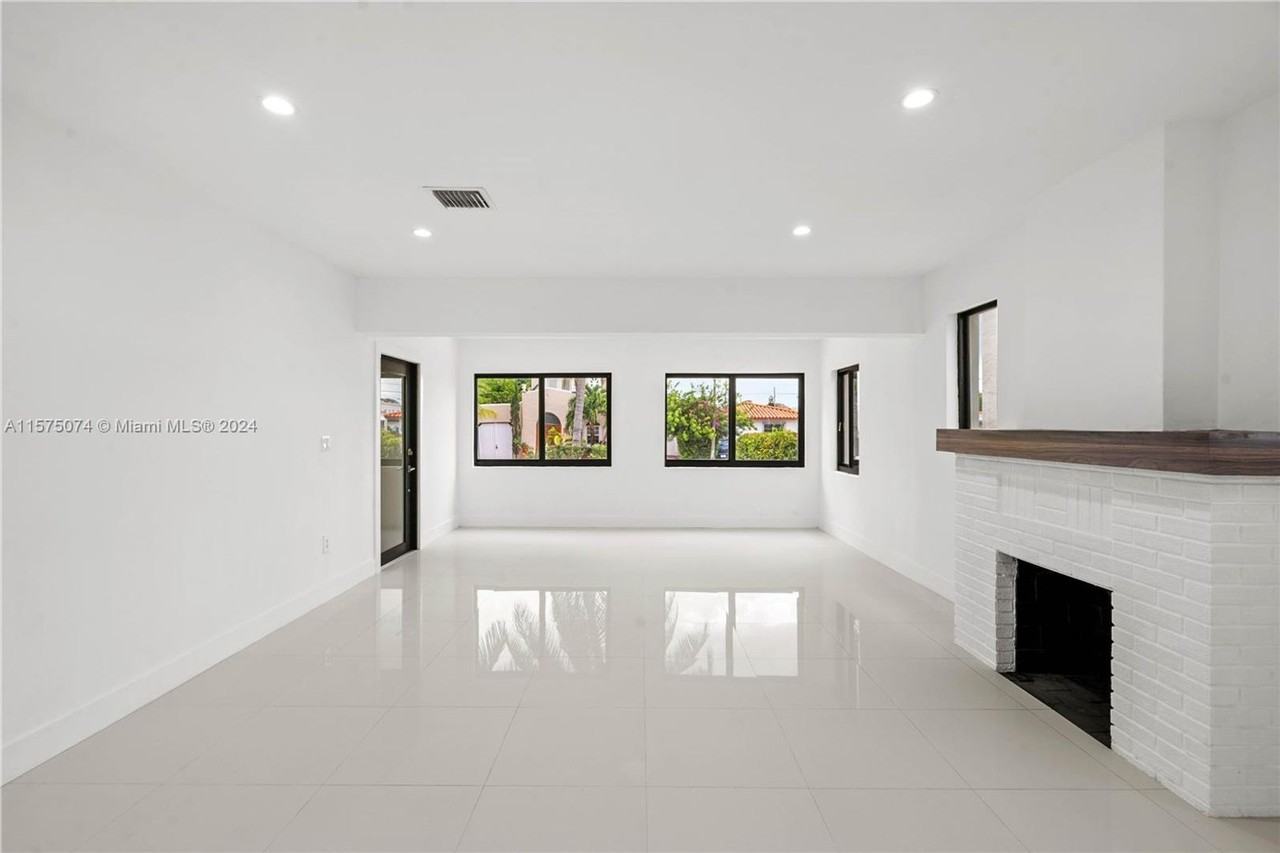 1687 Sw 11th St - Photo 3 of 24
