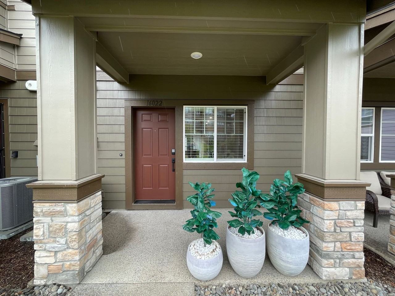 16022 Nw Hosmer Ln - Photo 2 of 27