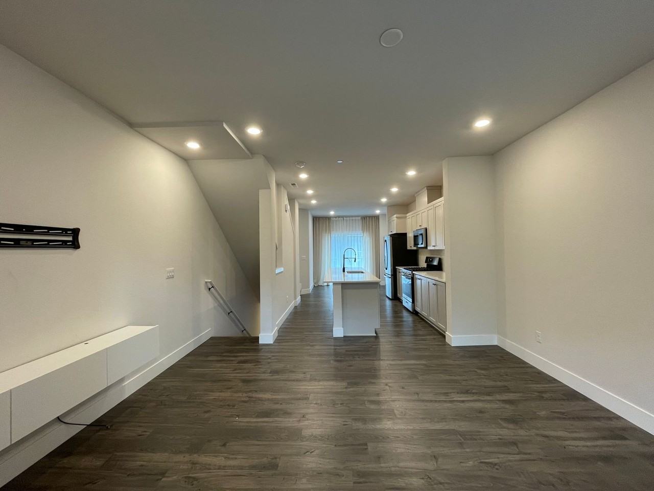 16022 Nw Hosmer Ln - Photo 7 of 27