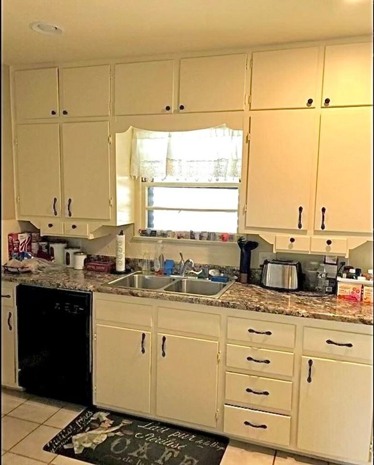 2606 26th St - Photo 2 of 11