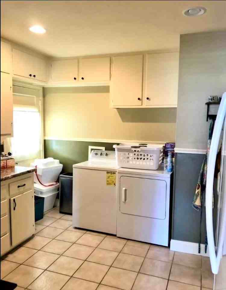 2606 26th St - Photo 3 of 11