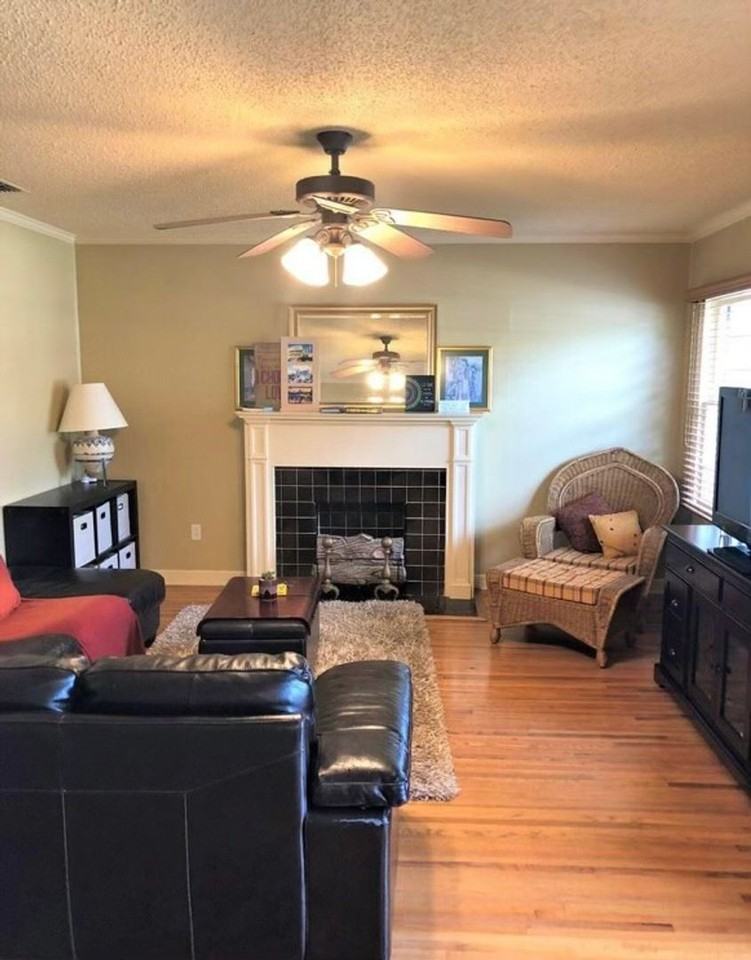 2606 26th St - Photo 6 of 11