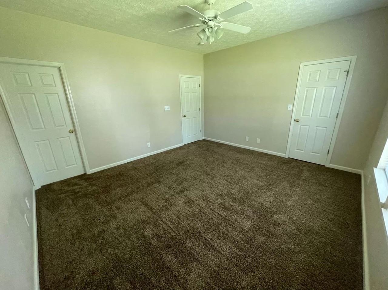 5678 Dunston Dr - Photo 6 of 15