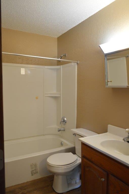 1608 10th St - Photo 2 of 8