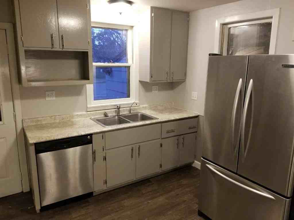 865 Lawnridge Ave Se - Photo 2 of 10