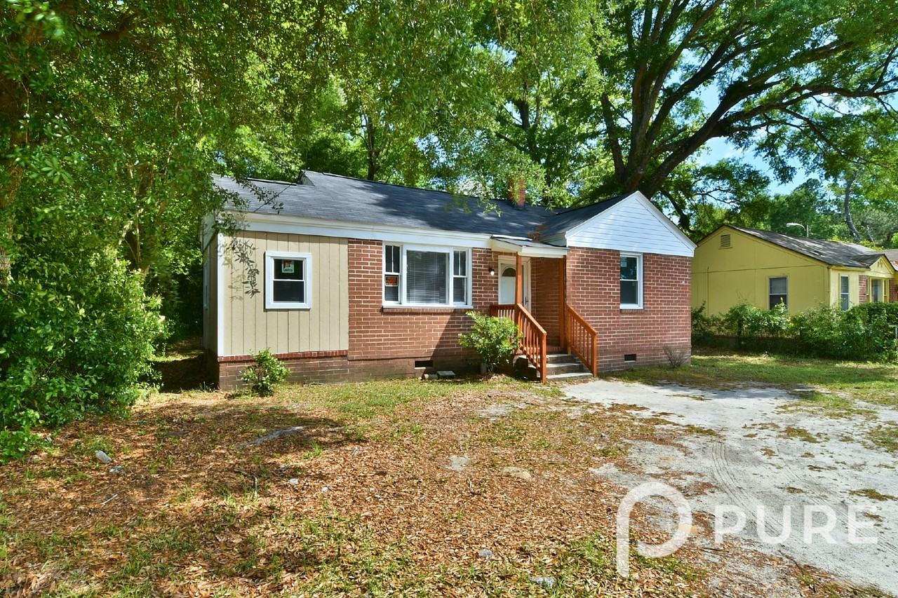 805 Miller Rd - Photo 2 of 31