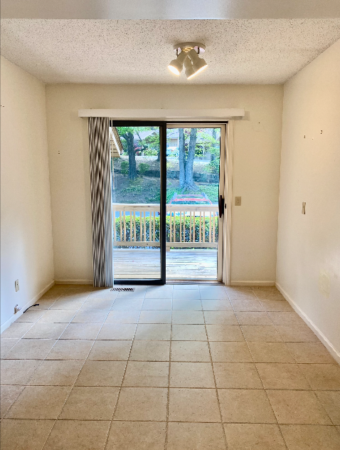 1103 Red Oak Dr - Photo 5 of 33