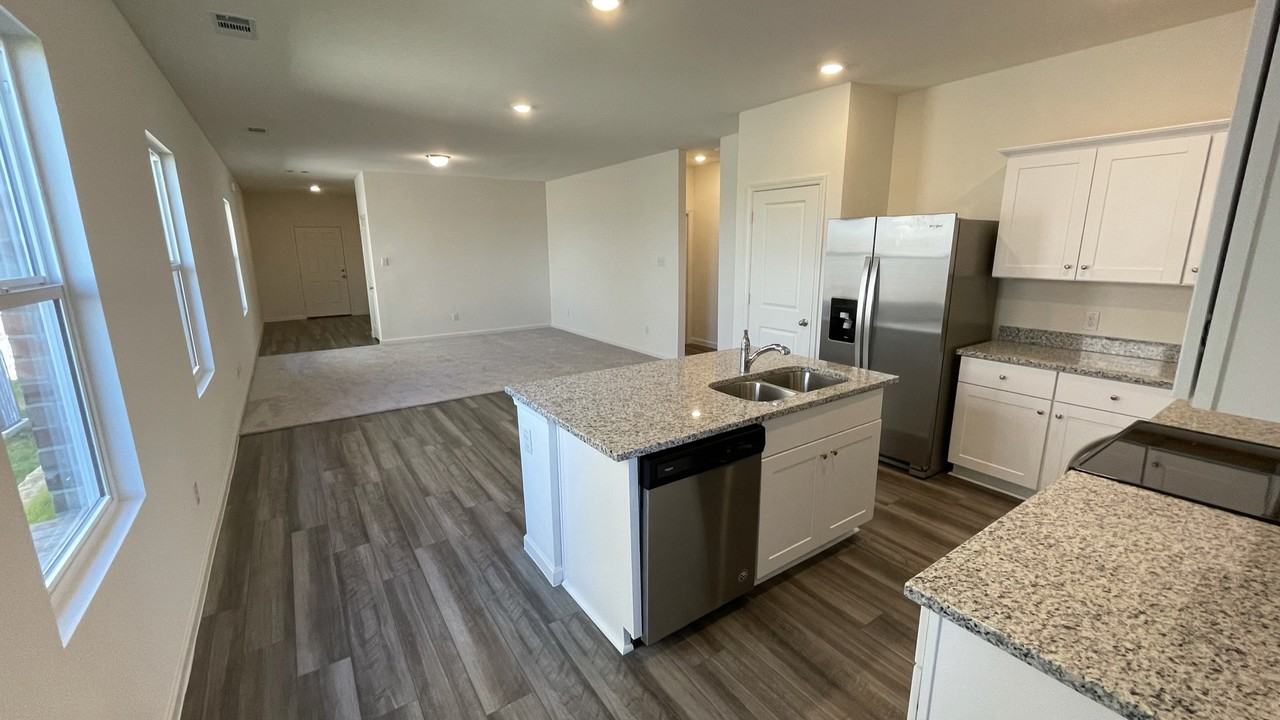 420 Covington Cv #NA - Photo 3 of 18