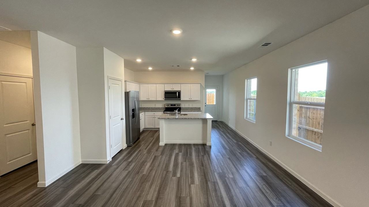 420 Covington Cv #NA - Photo 4 of 18