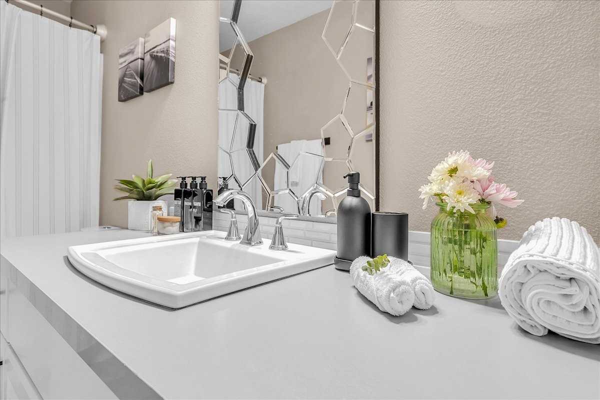 2003 E 33rd St #NA - Photo 6 of 22