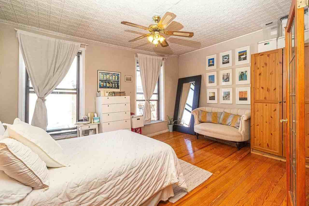 259 Smith St #2 - Photo 3 of 6