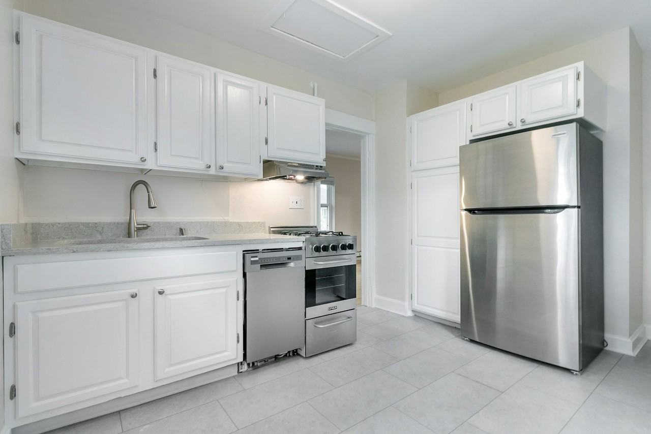 2446 East Johnson Street, Unit 2 - Photo 6 of 19