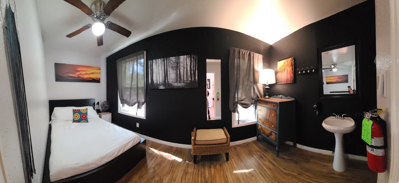 706 East Stuart Street, Unit Ebony - Photo 4 of 17