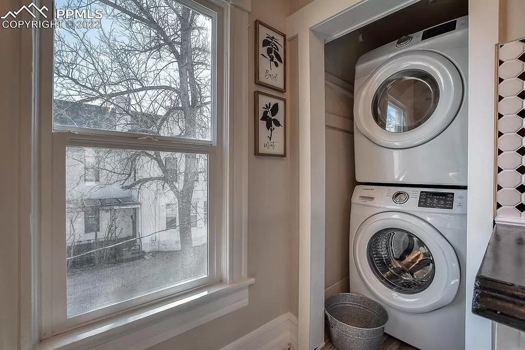 129 North Wahsatch Avenue, Unit B - Photo 7 of 17