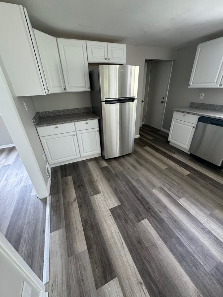 7643 Fitzsimmons St #1 - Photo 5 of 14