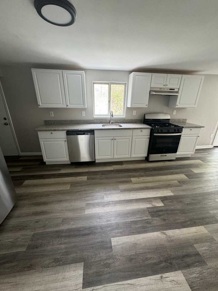 7643 Fitzsimmons St #1 - Photo 6 of 14