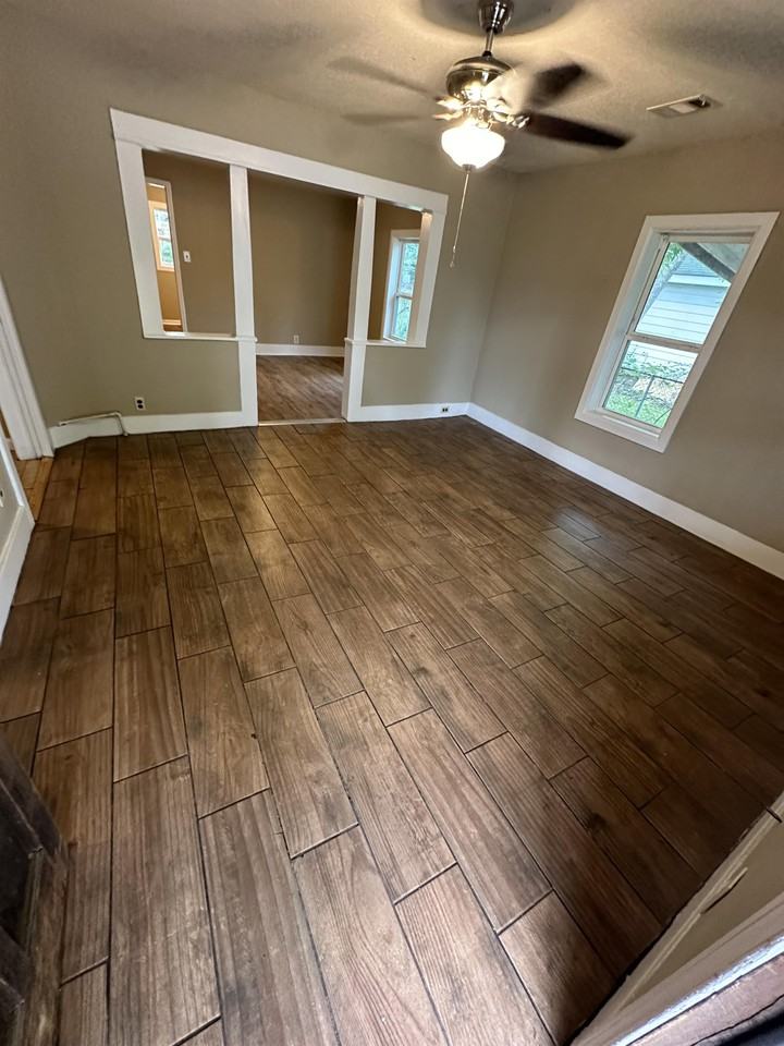 1414 W Monroe Ave #1 - Photo 2 of 8