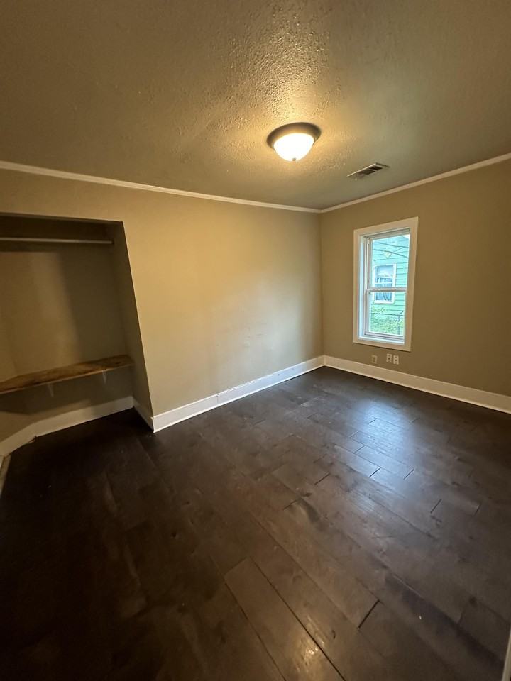 1414 W Monroe Ave #1 - Photo 7 of 8