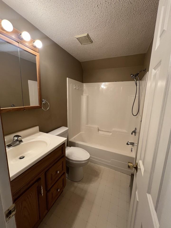 408 Atlantic Ave Uppr - Photo 3 of 5