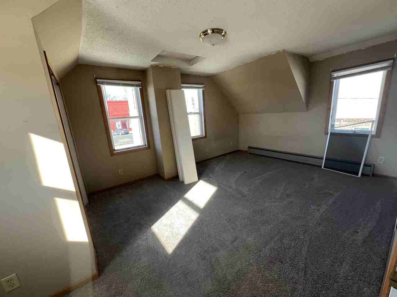 408 Atlantic Ave Uppr - Photo 4 of 5