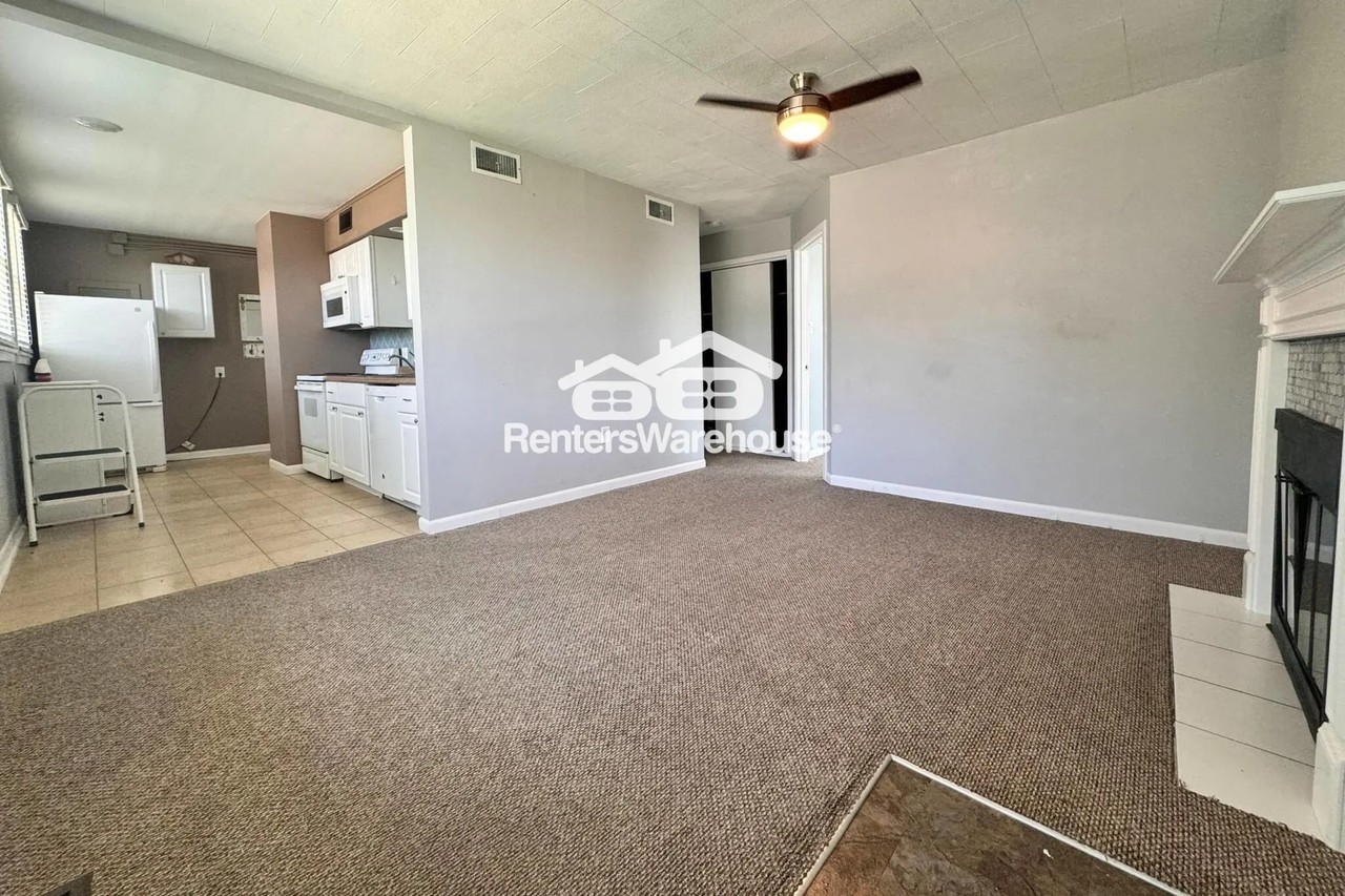 2211 60th St - Photo 3 of 20