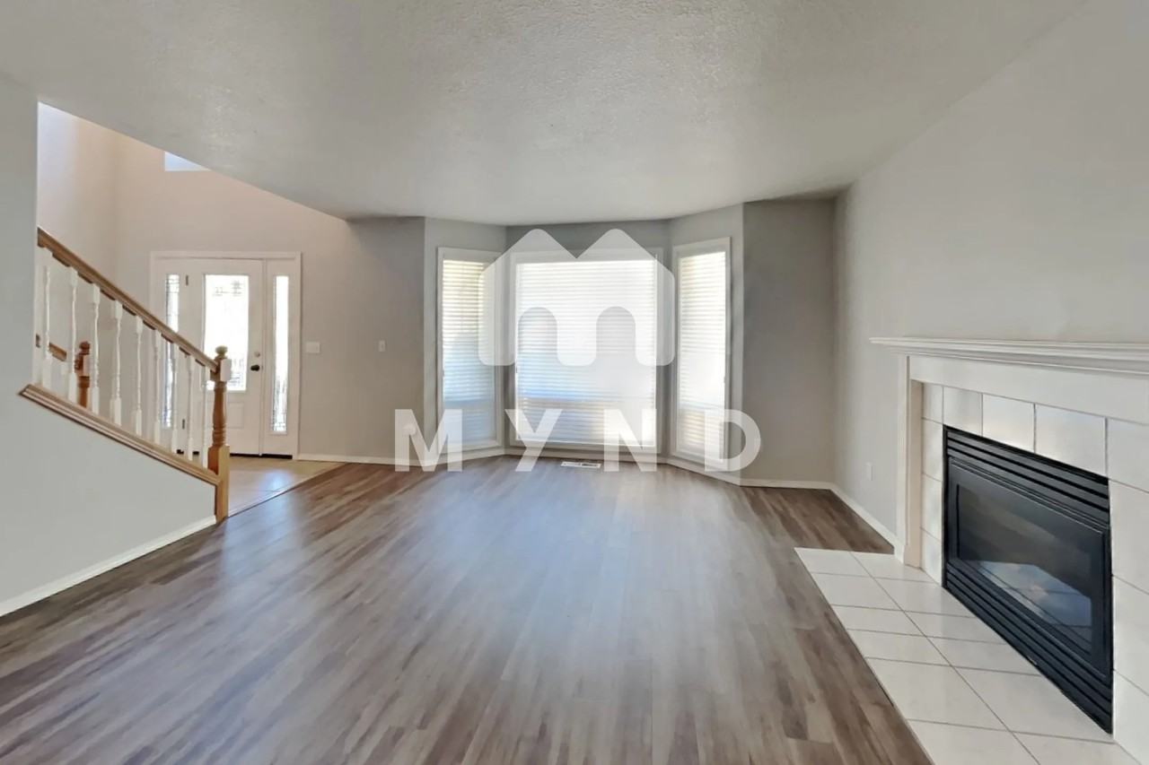 2415 Ne 165th St - Photo 3 of 38