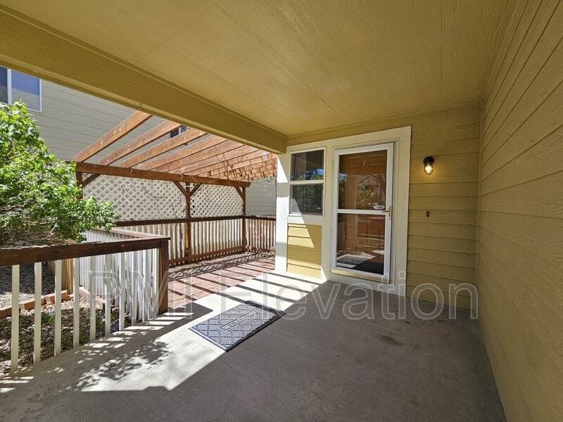 11215 Jansen St - Photo 2 of 20