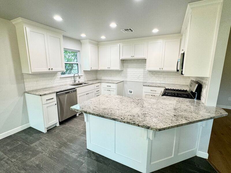 315 W Cypress St - Photo 2 of 49