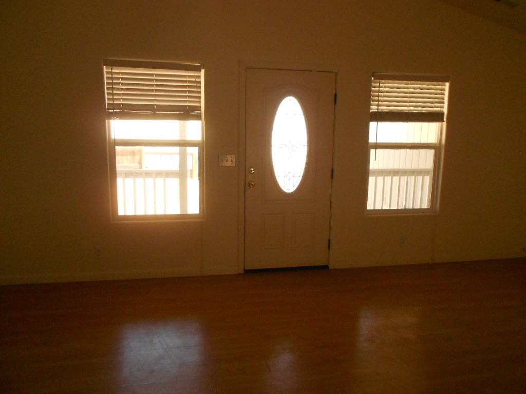 4441 Oak Ave - Photo 3 of 17